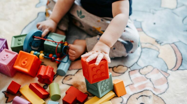 Fulltime nanny needed in Aurora to care for baby